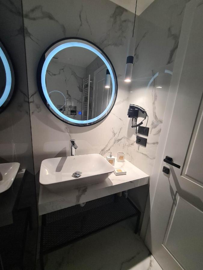 Grey Luxury Apartment Gjirokaster Bagian luar foto