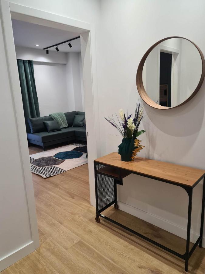 Grey Luxury Apartment Gjirokaster Bagian luar foto